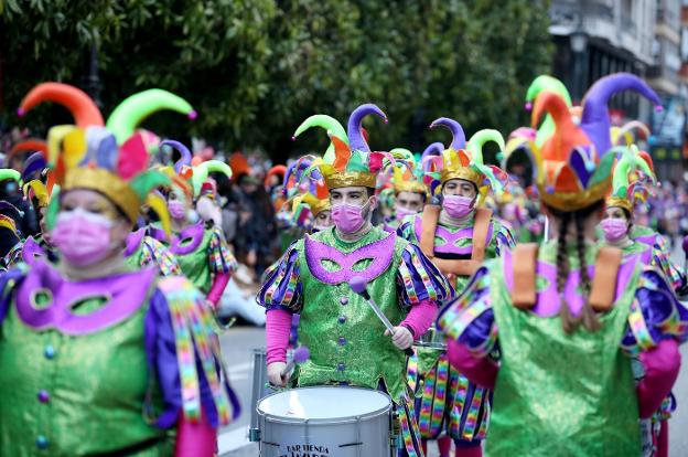 El desfile de Carnaval arranca a las cinco de esta tarde en Oviedo