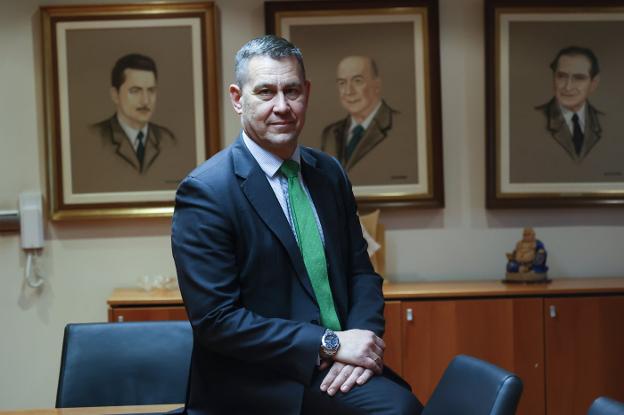 «Queremos dar un aire más moderno al colegio y atraer a los profesionales»