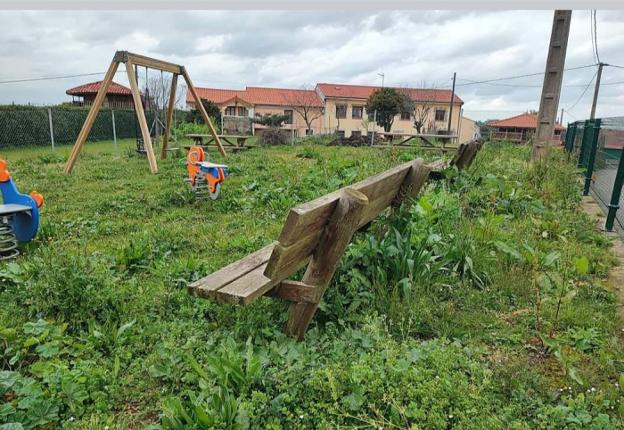 Los vecinos de Gozón reclaman mejoras en los parques infantiles del área rural