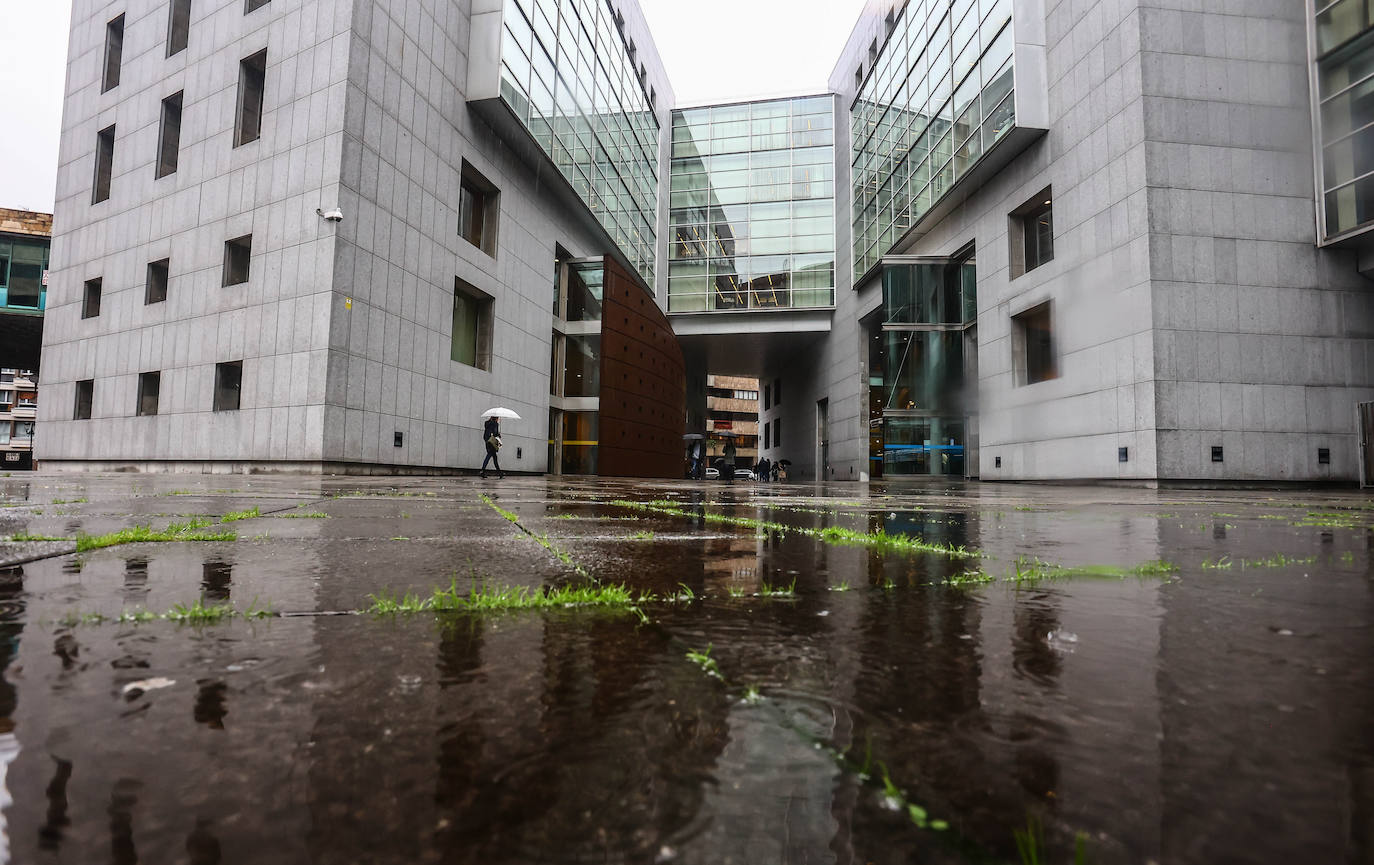 Dos años de cárcel por romper tres dientes a una persona y agredir a otra en Ribadesella