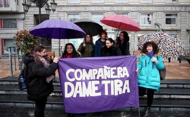 El feminismo asturiano se sube al bus