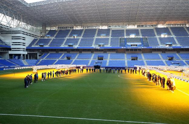 El Oviedo rinde homenaje a Pelayo en su Tartiere