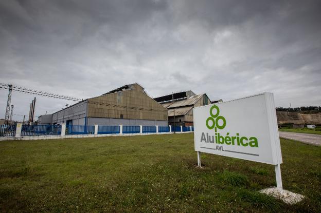 Alu Ibérica se vendió a una empresa «sin un solo euro para afrontar gastos elementales»