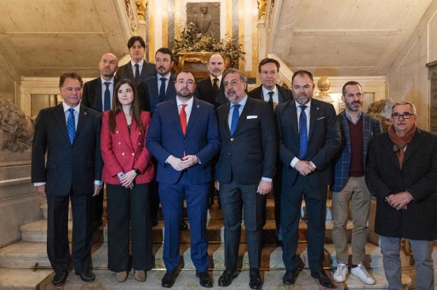 Barbón resalta la potencia industrial de Asturias, que será «el gran polo logístico del Cantábrico»