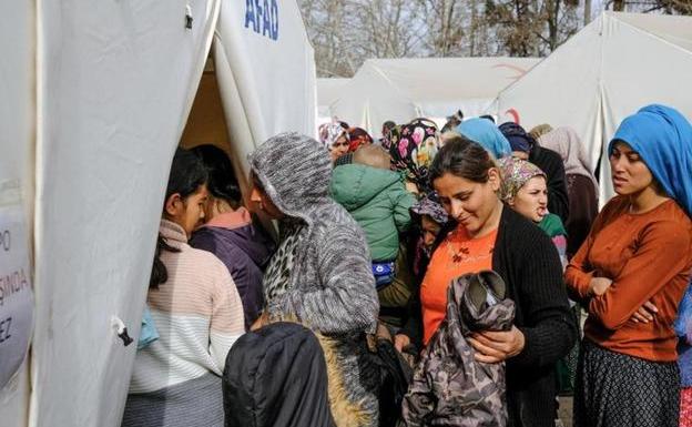 La falta de refugio amenaza a las víctimas del terremoto en Turquía