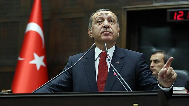 Cerca de 200 funcionarios denuncian a Erdogan por sus acusaciones