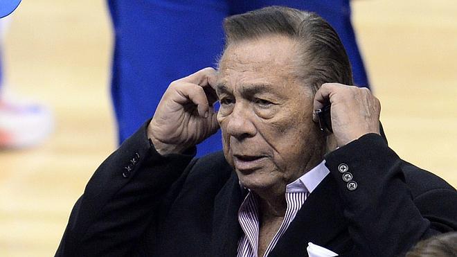 Donald Sterling acepta vender los Clippers a Steve Ballmer