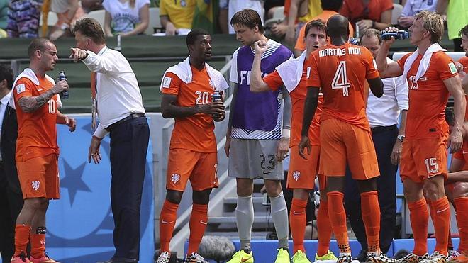 El primer tiempo muerto del Mundial se vivió en el Holanda-México