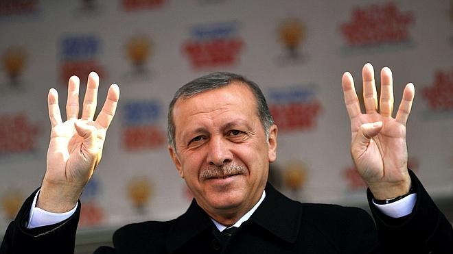 Erdogan se compromete a «revisar» los poderes de la jefatura de Estado