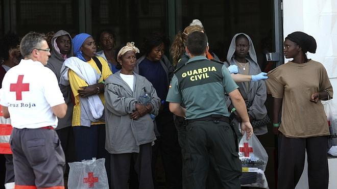 Rescatados 51 inmigrantes en el Estrecho a bordo de siete embarcaciones