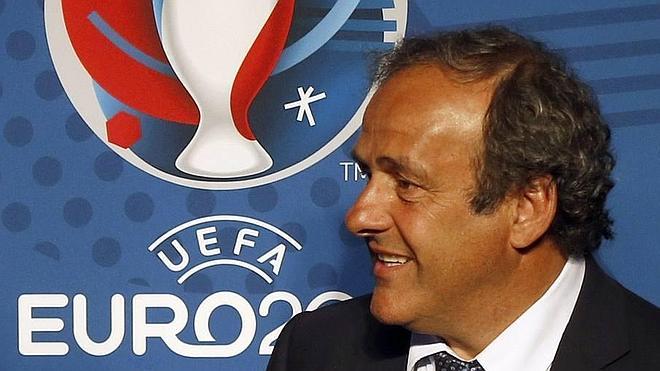 Platini no se presentará a la FIFA hasta que termine su mandato en la UEFA