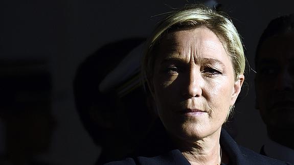 Marine Le Pen, sin carné de conducir tras perder todos los puntos