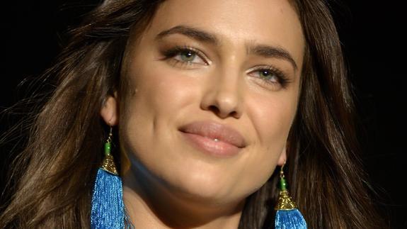 Irina Shayk calienta las navidades