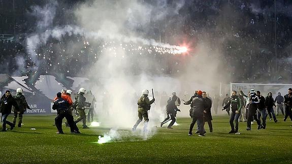 El gobierno griego da un ultimátum a los clubes de fútbol