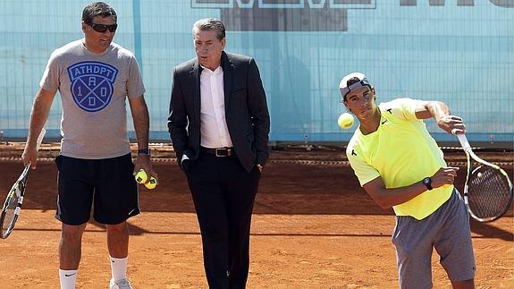 Toni Nadal: «A Rafael le falta un poquito para jugar contra los mejores»