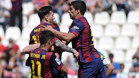 El Barça vuelve a exhibirse y se acerca al título