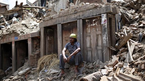 Nepal busca supervivientes del último seísmo en medio de la desolación