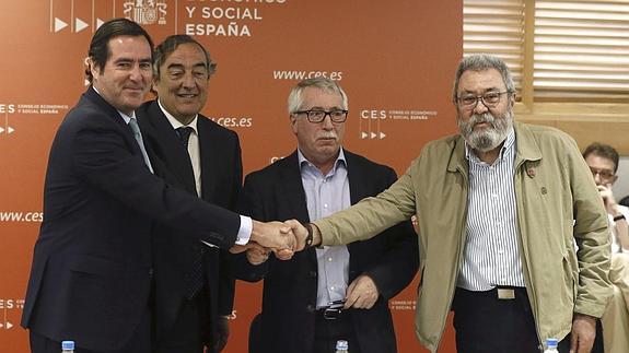 Sindicatos y patronal firman el pacto salarial y apuestan por el «empleo de calidad»