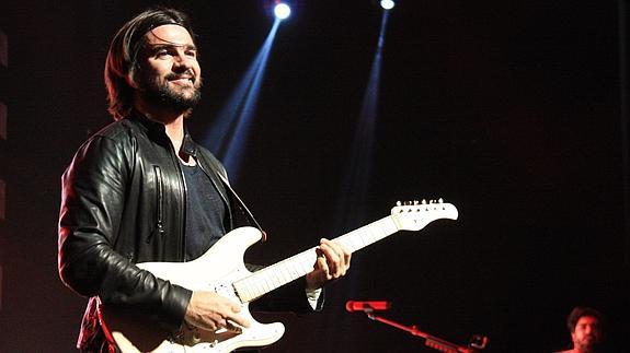 La 'locura de amor' de Juanes pone en pie al Teatro Real de Madrid