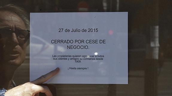 El Café Comercial de Madrid cierra sus puertas tras 128 años de cafés y tertulias