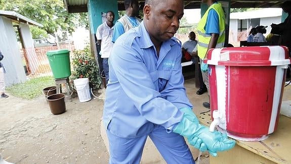 Sierra Leona pasa su primera semana sin nuevos casos de ébola tras 15 meses de epidemia