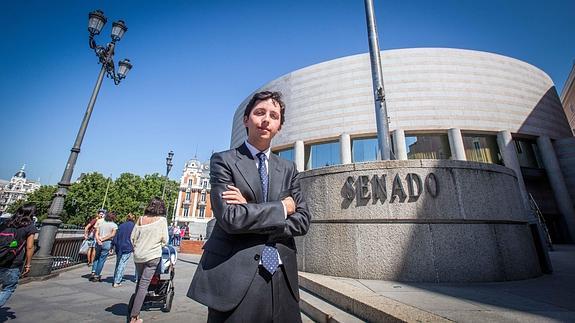 El Pequeño Nicolás anuncia su salto a la política