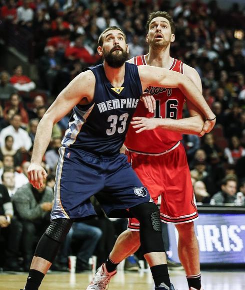 Butler lideró el triunfo de los Bulls y Pau Gasol ganó el duelo a su hermano Marc