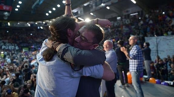 Iglesias recupera su discurso de izquierda en el cierre de campaña