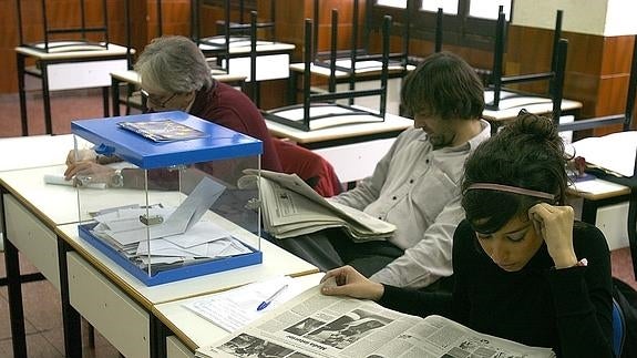 Condenado a una multa de 1.080 euros por no acudir a una mesa electoral