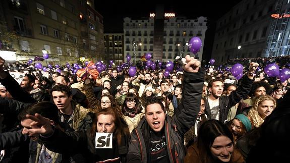 Diez neonazis irrumpen en la fiesta de Podemos