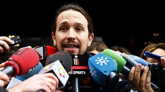 Iglesias tiende la mano al «PSOE que quiere avanzar» frente al que está «con el PP»