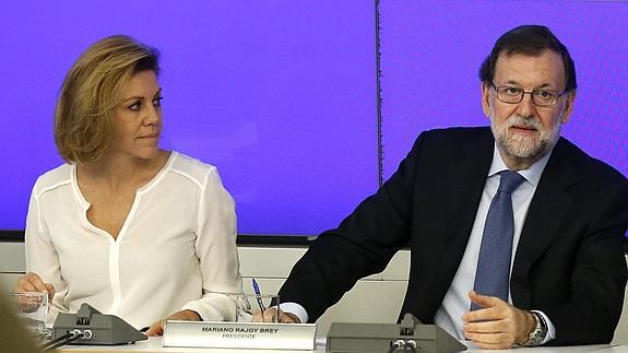 Rajoy reclama serenidad al PP pese a los casos de corrupción