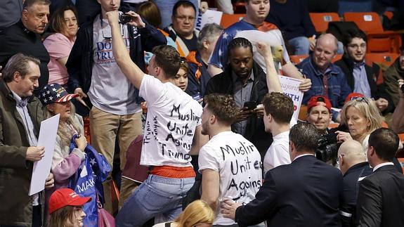 Las protestas fuerzan a Trump a suspender un acto en Chicago