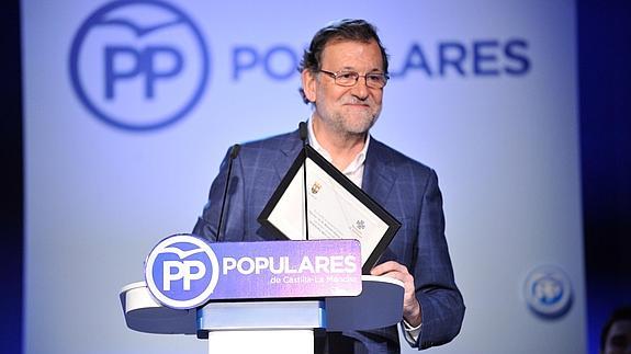 Rajoy se niega a participar en el «espectáculo» de las conversaciones de PSOE y Ciudadanos