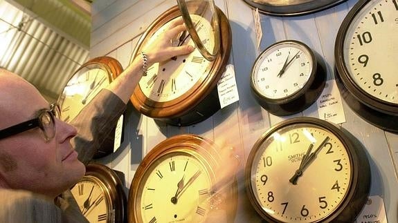 El horario de verano ha comenzado con el cambio de hora de esta madrugada