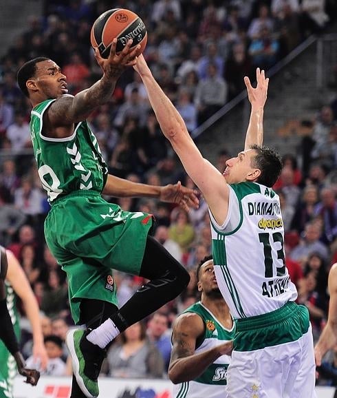 El Baskonia sufre para vencer al Panathinaikos