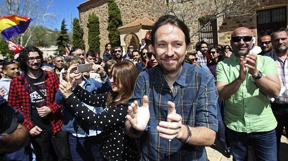 Iglesias tiende la mano a Sánchez y le ofrece formar parte del próximo Gobierno «como un aliado»