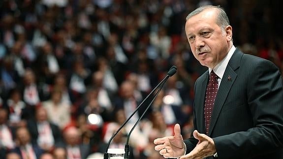 Erdogan acusa a Europa de dar refugio a los brazos políticos de grupos terroristas