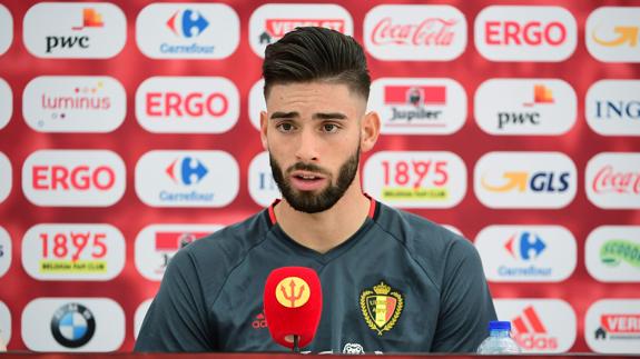 Yannick Carrasco, listo para el debut contra Italia