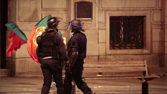 Medio centenar de detenciones en París durante la final de la Eurocopa