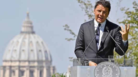 Renzi rechaza una intervención pública en la banca italiana por una «cuestión de justicia»