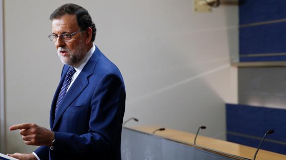 Rajoy: «Seguiré intentándolo con el PSOE porque tiene la llave»