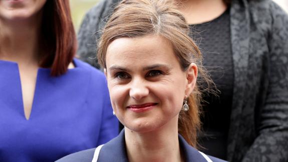 El acusado del asesinato de Jo Cox se niega a declarar en la vista judicial