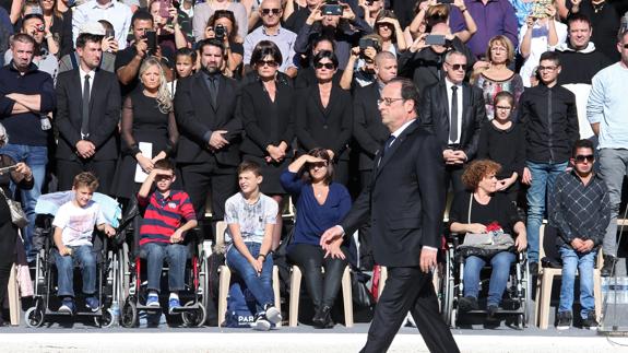 Francia rinde homenaje a las víctimas del atentado de Niza