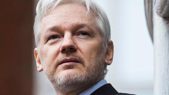 EE UU presionó a Ecuador para que impidiera a Assange publicar documentos de Clinton