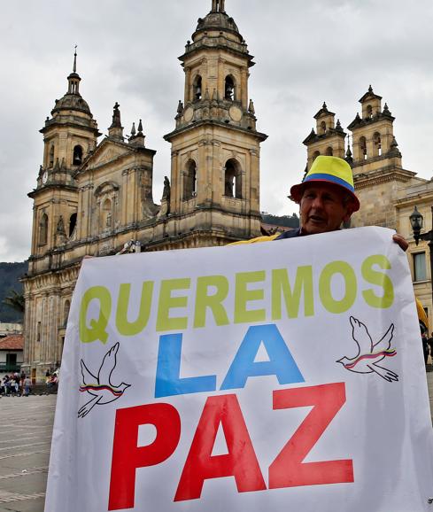 El Senado colombiano aprueba de forma unánime el acuerdo de paz con las FARC