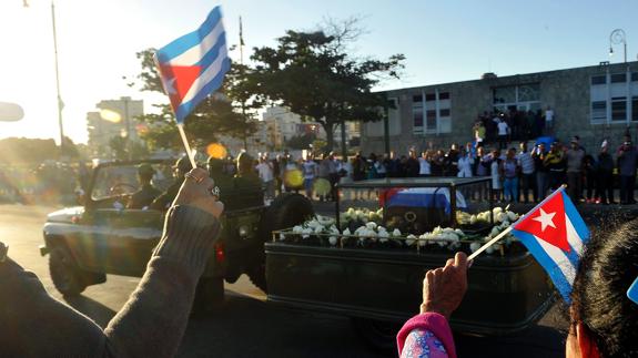 Las cenizas de Fidel Castro emprenden el viaje hasta Santiago