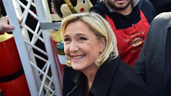 Le Pen pide el fin de la educación gratuita para los extranjeros irregulares