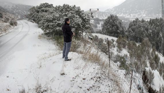 La nieve persistirá el viernes en el sureste tras una jornada con numerosas incidencias