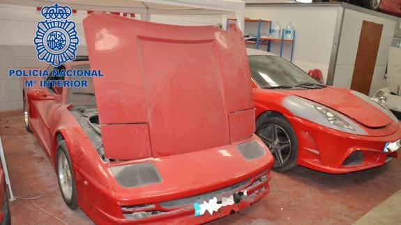 La Policía desmantela un taller clandestino de vehículos de Ferrari y Lamborghini